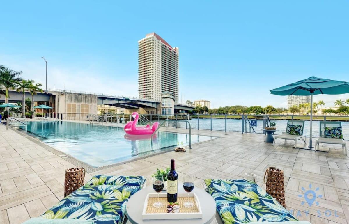 好莱坞Wrap Around Balcony - Insane Views - Amazing Pools公寓 外观 照片