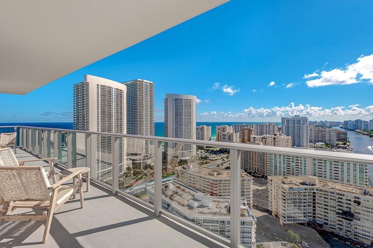 好莱坞Wrap Around Balcony - Insane Views - Amazing Pools公寓 外观 照片